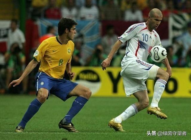 AC米兰名宿卡卡和利物浦“队魂”杰拉德