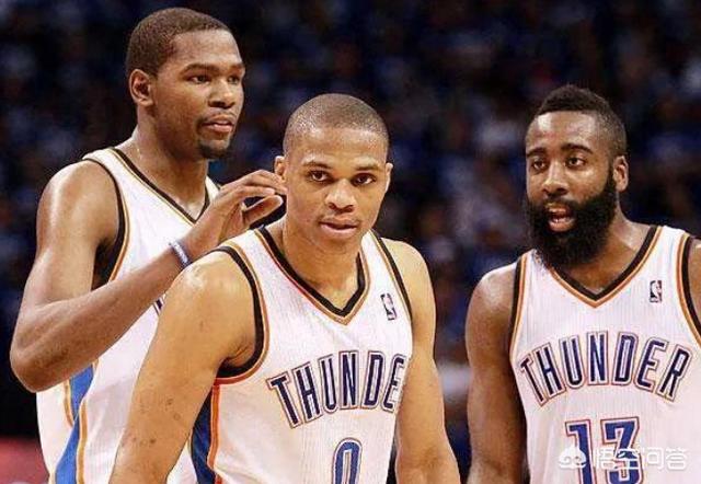 雷霆在主场迎来了鹈鹕队的挑战